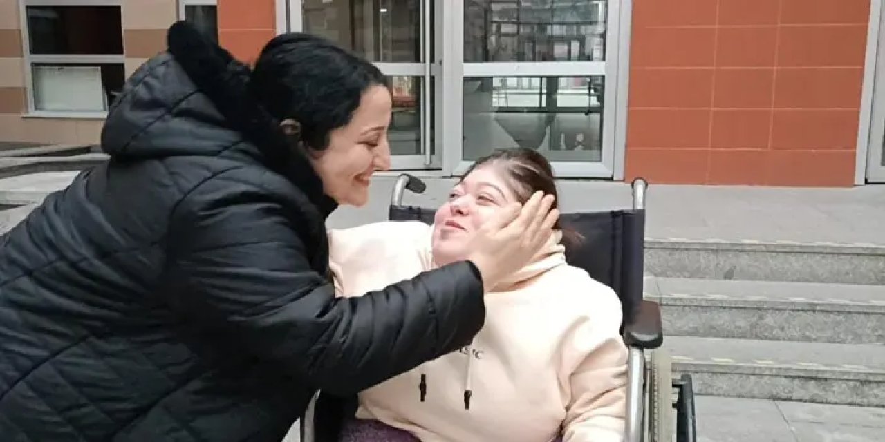 Rize’de evde eğitim gören Medine karne sevincini ilk kez okulda yaşadı