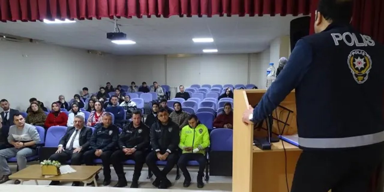 Bayburt polisinden öğrenci ve öğretmenlere bilgilendirme!