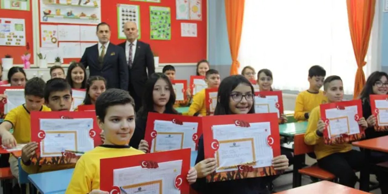 Giresun'da 64 bin öğrenci karne heyecanı yaşadı