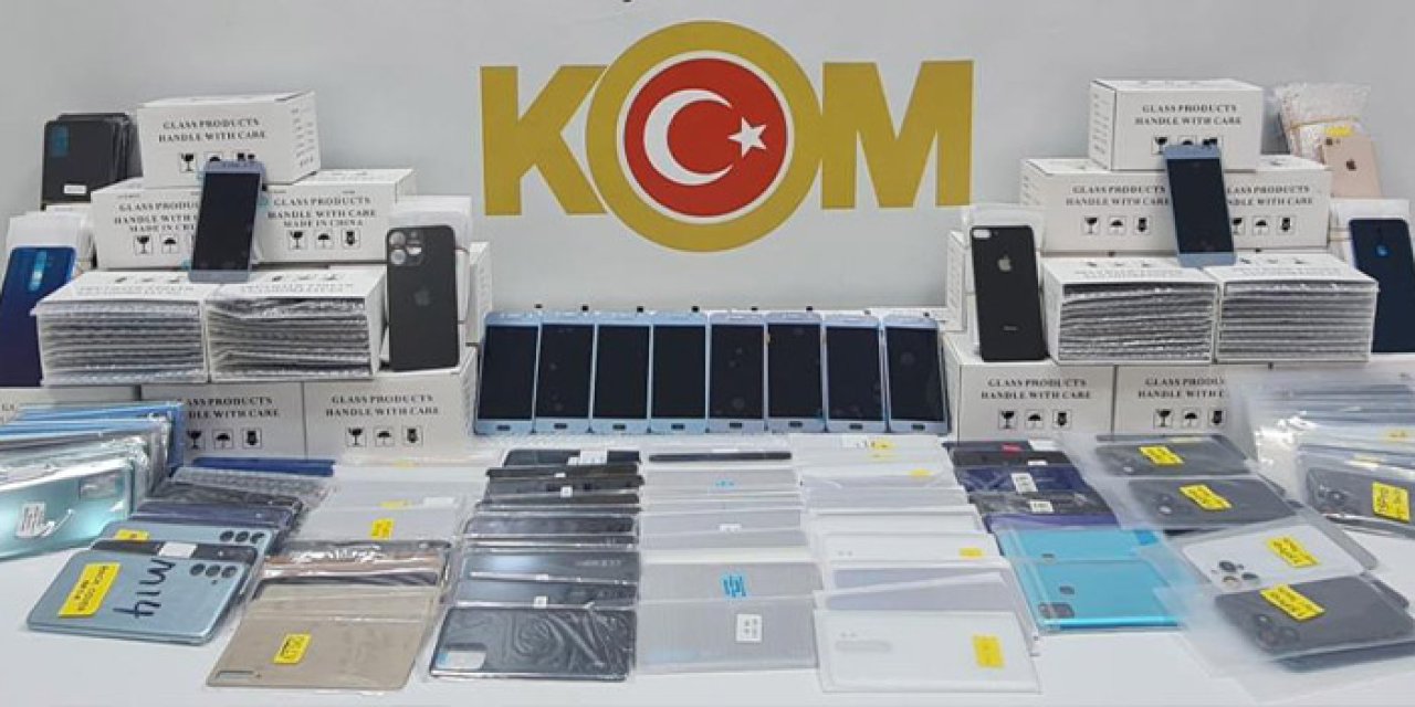Samsun’da 572 gümrük kaçağı telefon parçası ele geçirildi