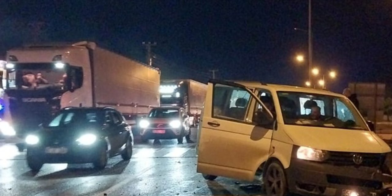 Samsun'da otomobil ile panelvan çarpıştı! 7 yaralı