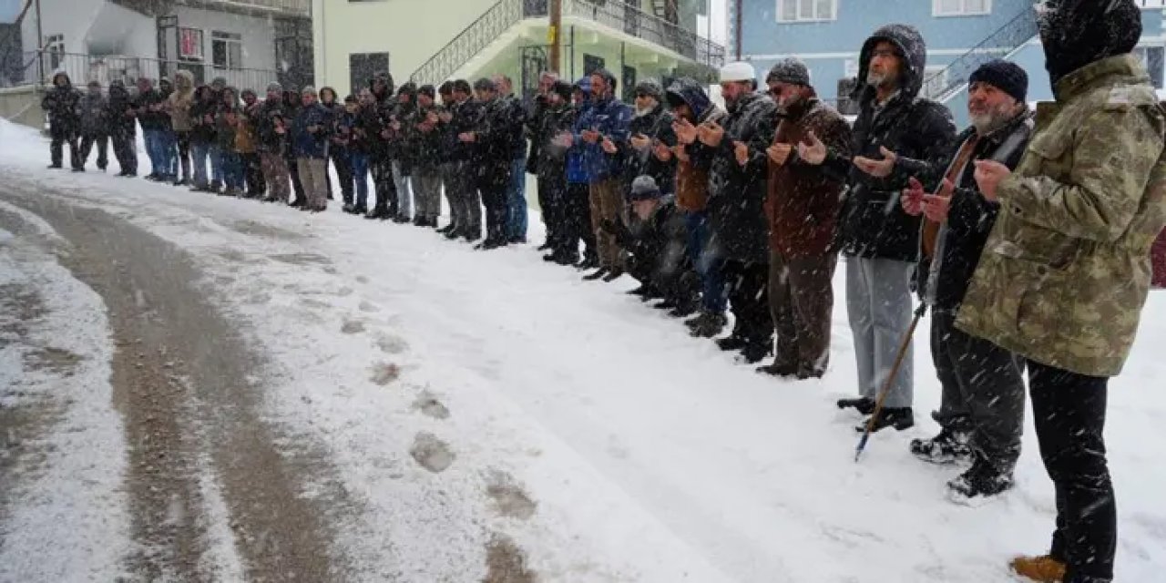 Bayburt’ta çığ felaketinde hayatını kaybedenler dualarla anıldı