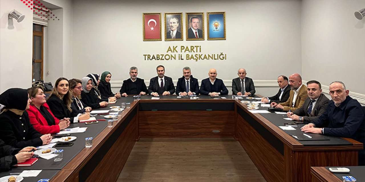 AK Parti Trabzon’da üst düzey toplantı! Milletvekilleri de katıldı