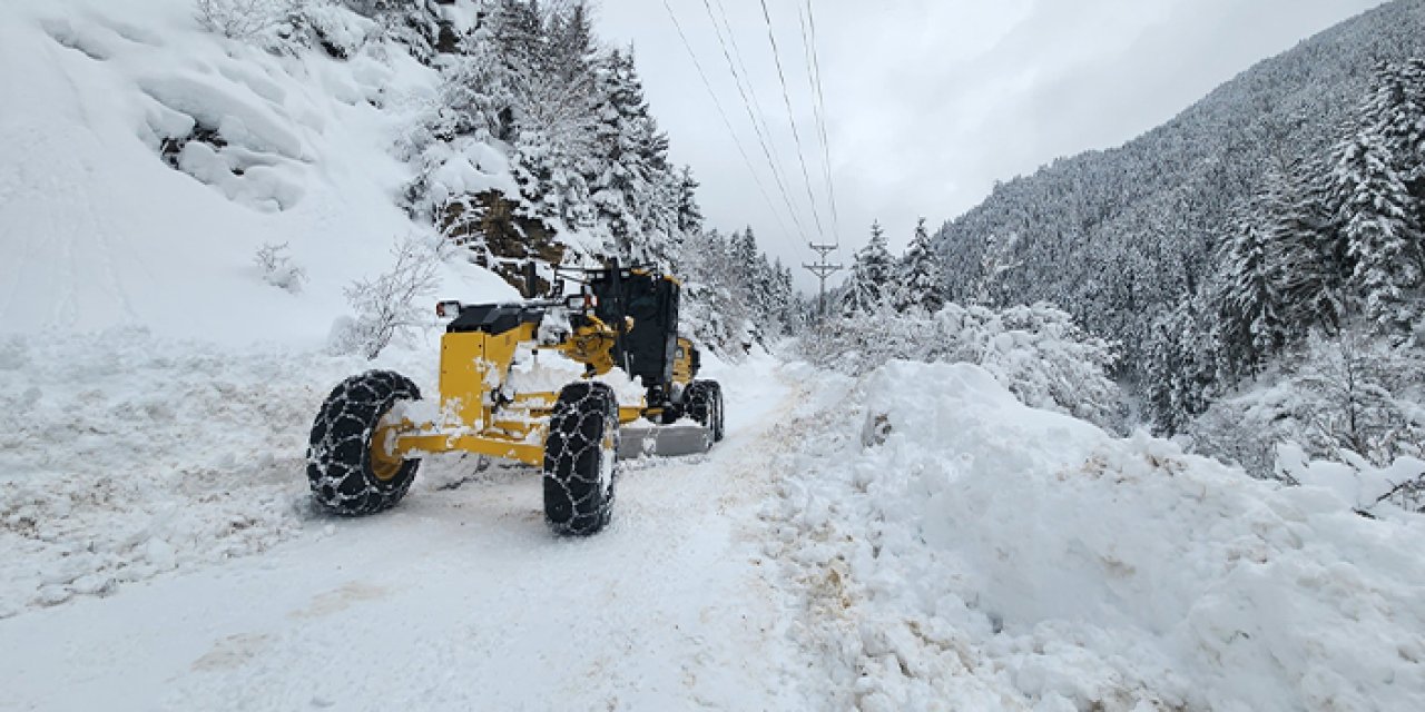 Rize’de kar etkili oldu: 21 köy yolu kapandı!