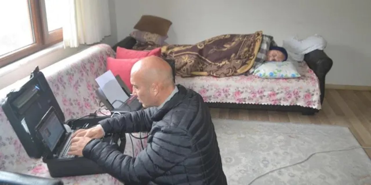 Trabzon’da yaşlı ve yatalak kişilerin kimlik değişimi evlerinde yapıldı