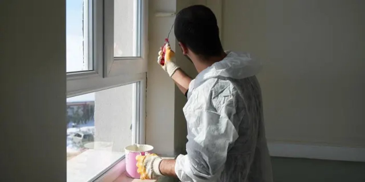 Bayburt’taki hükümlülerden okullara onarma çalışması!