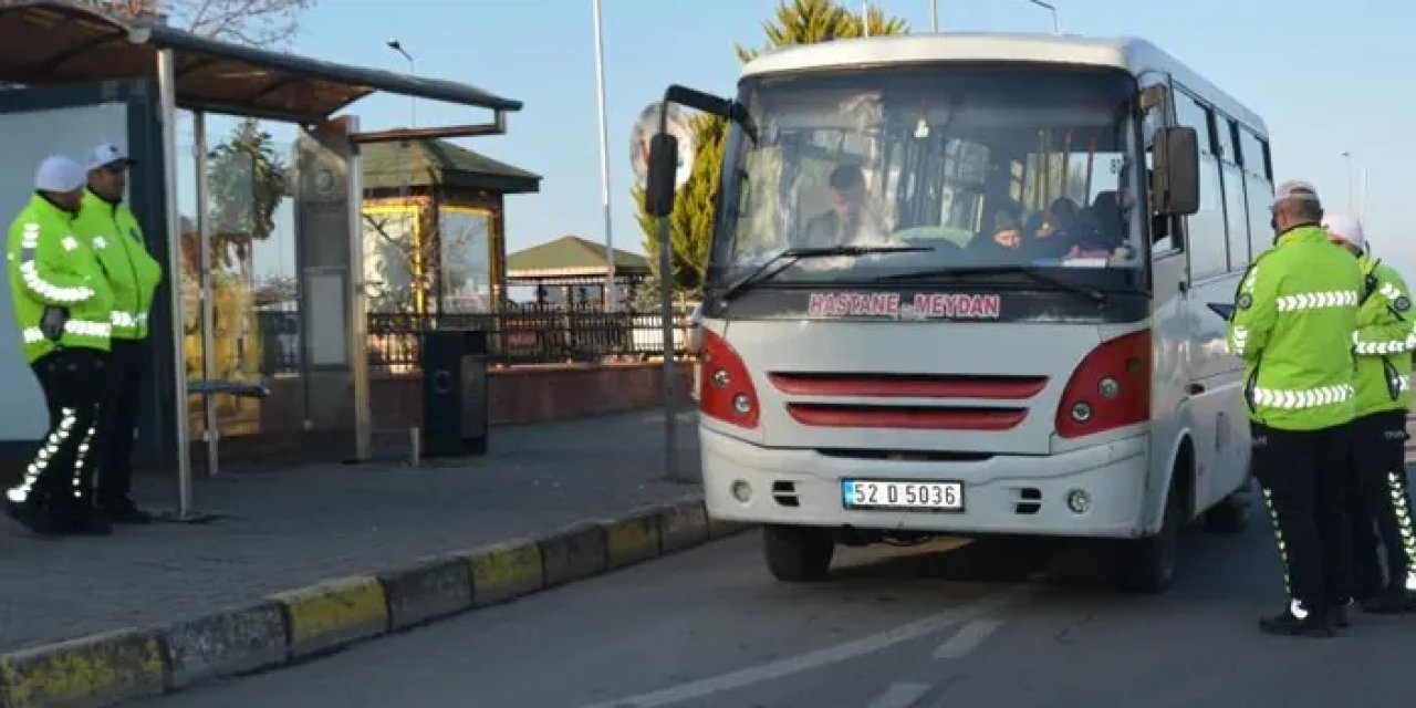 Ordu’da ayakta yolcu taşıyan dolmuşlar denetlendi