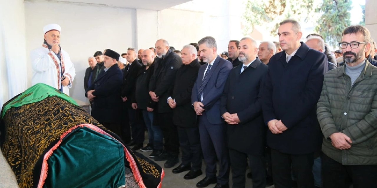 Ali İhsan Yavuz'un acı günü: Teyzesi Ayşe Demir Trabzon'da son yolculuğu uğurlandı