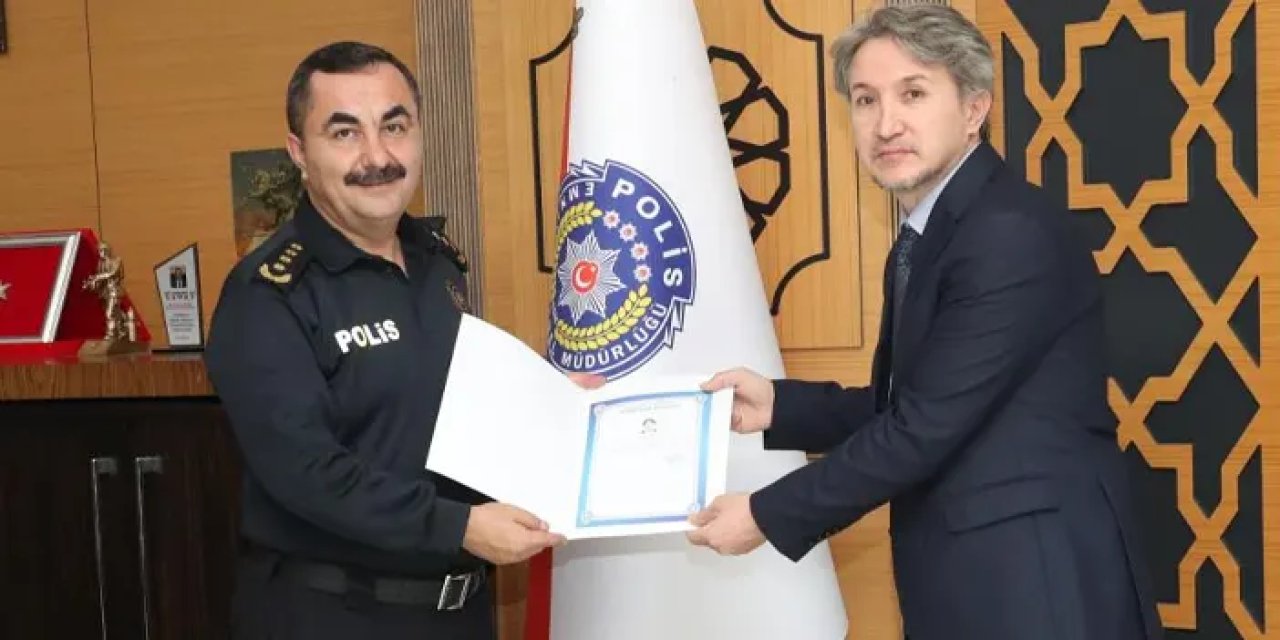 Samsun’da polisler ödüllendirildi! Zanlıyı kovalamaca sonucu yakalamışlardı