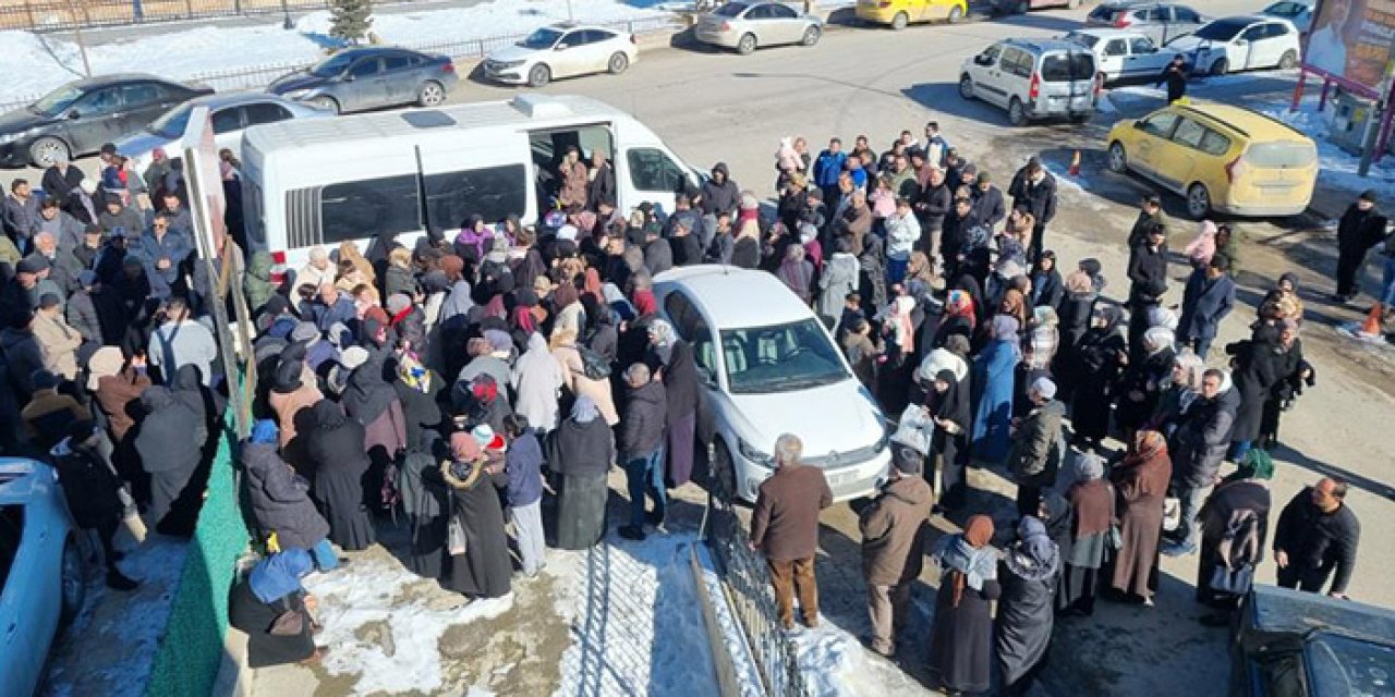 Bayburt’ta umre yolcuları dualarla uğurlandı!