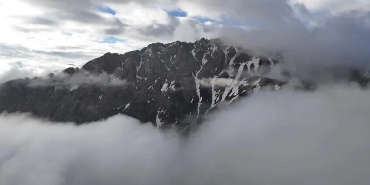 Bayburt’u sis bulutları kapladı! Görenler hayran oldu