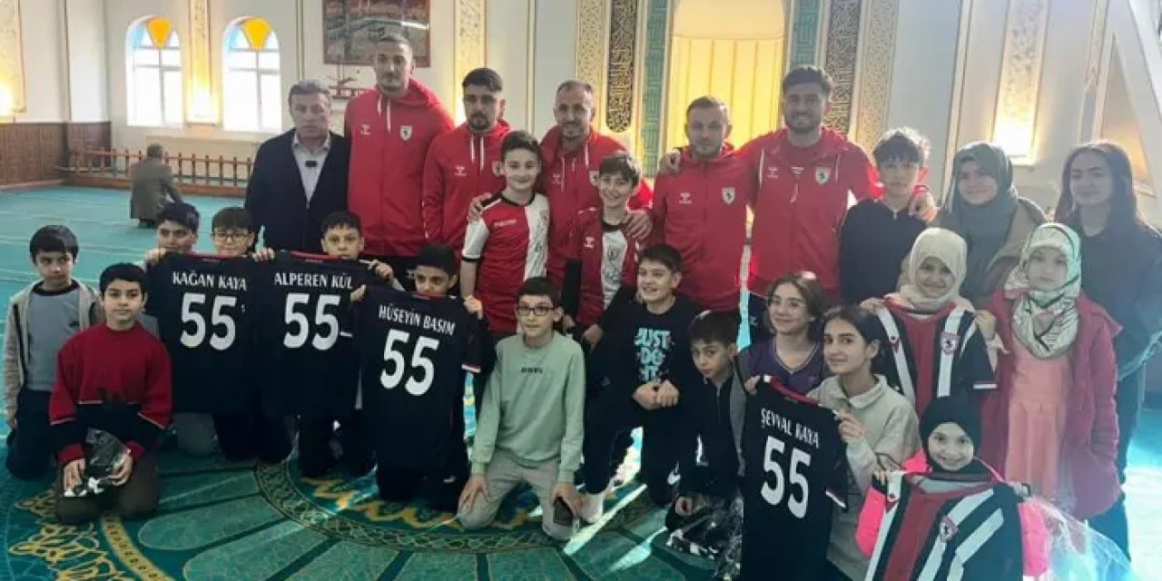 Samsun’da çocuklara futbolculardan sürpriz!