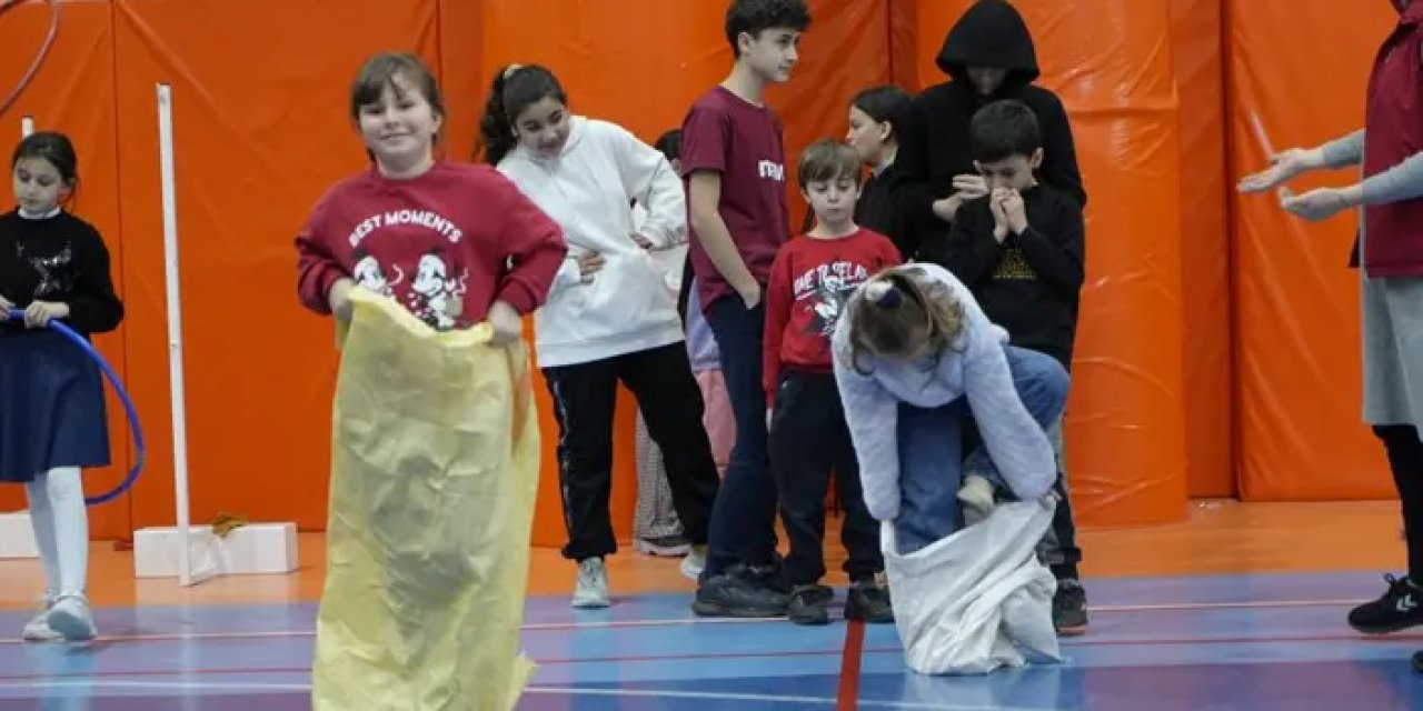 Gümüşhane’de çocuklar sokak oyunları öğrendi!