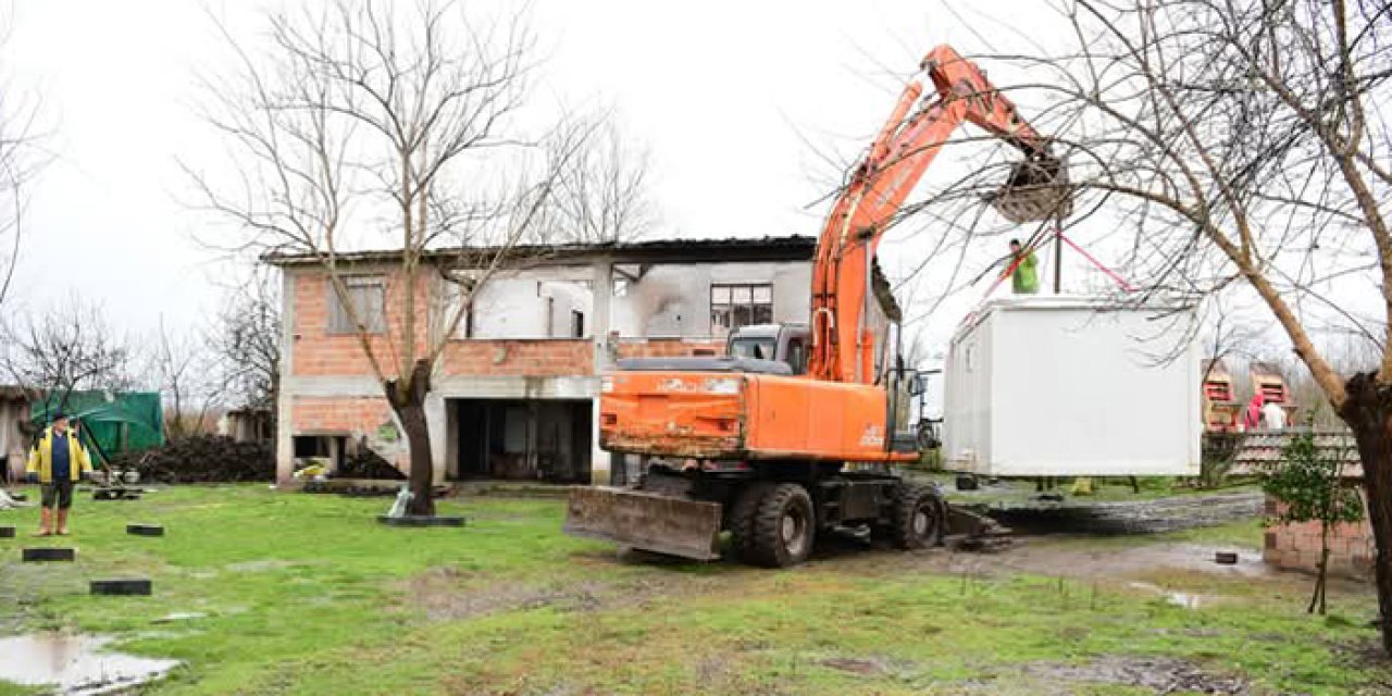 Samsun'da yangın mağduru aileye konteyner ev yardımı!