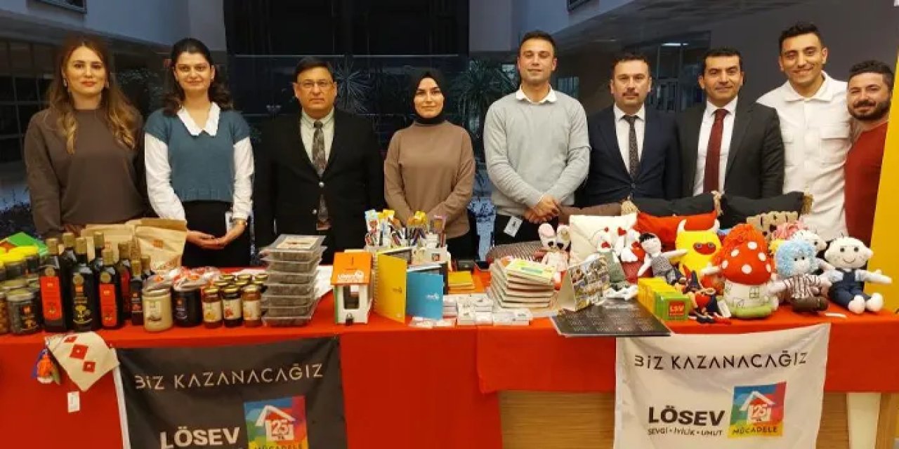Samsun Adliyesi’nde lösemili çocuklar yararına stant kuruldu!