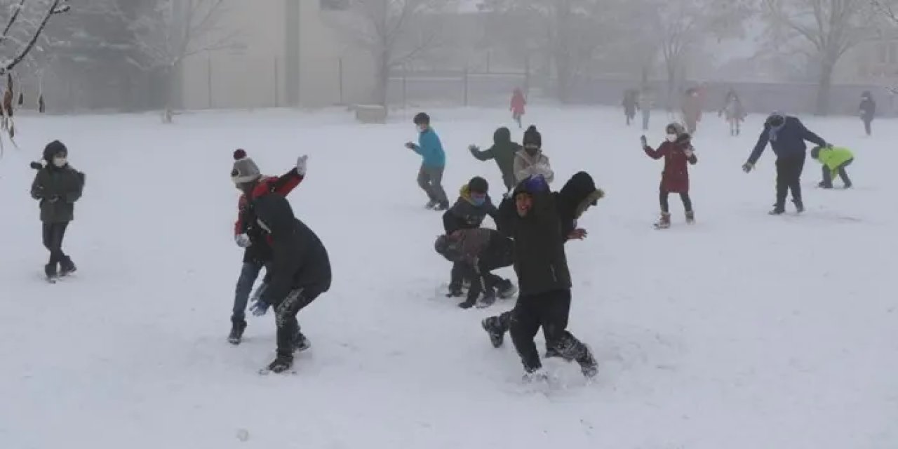 Bayburt Demirözü’nde eğitime kar engeli!