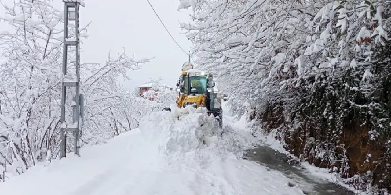 Trabzon’da acil hastalar için karla mücadele! “Aralıksız çalışıyoruz”