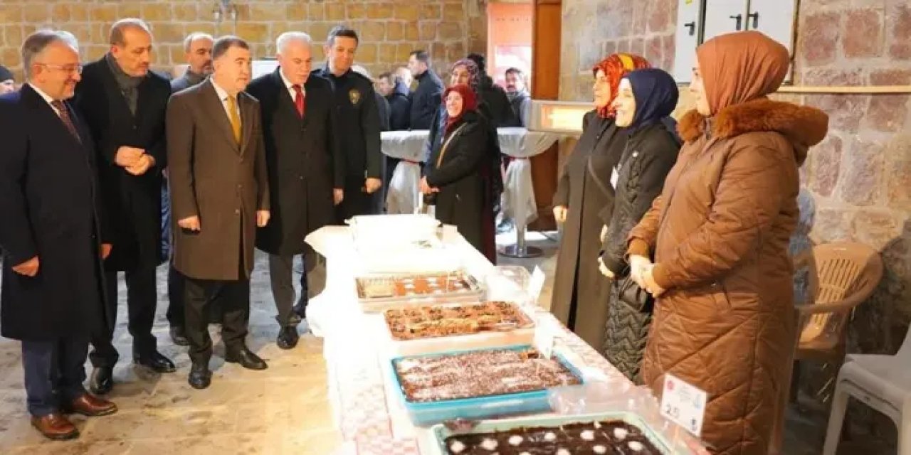 Bayburt’ta depremzedelere hayır çarşısı!
