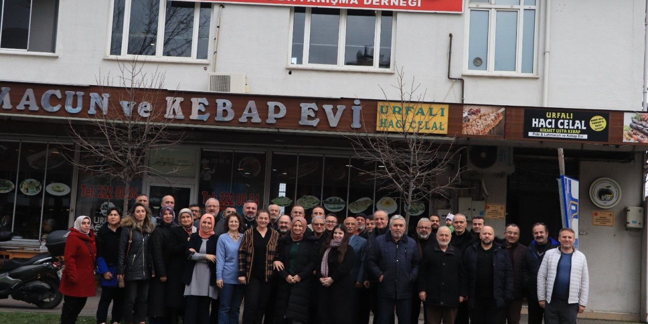 Öğretmeniyle 40 sene sonra bir araya geldi