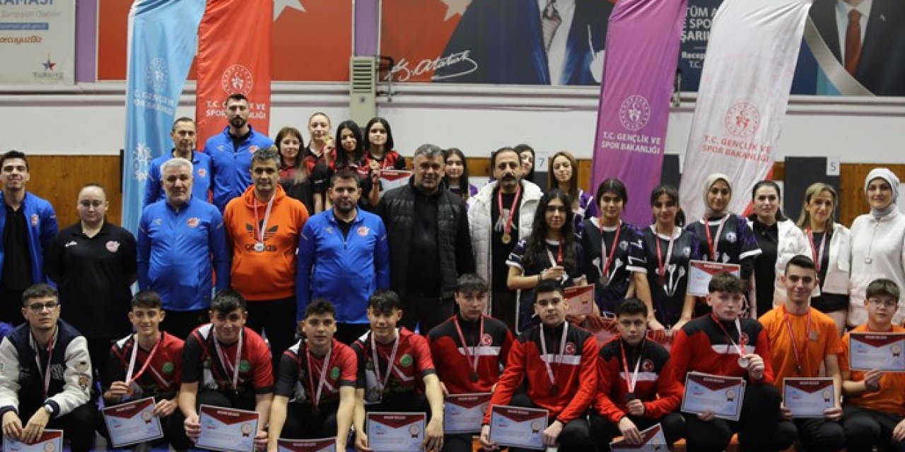 Gençler ve Yıldızlar Okul Sporları Dart Grup Müsabakaları, Ordu'da sona erdi