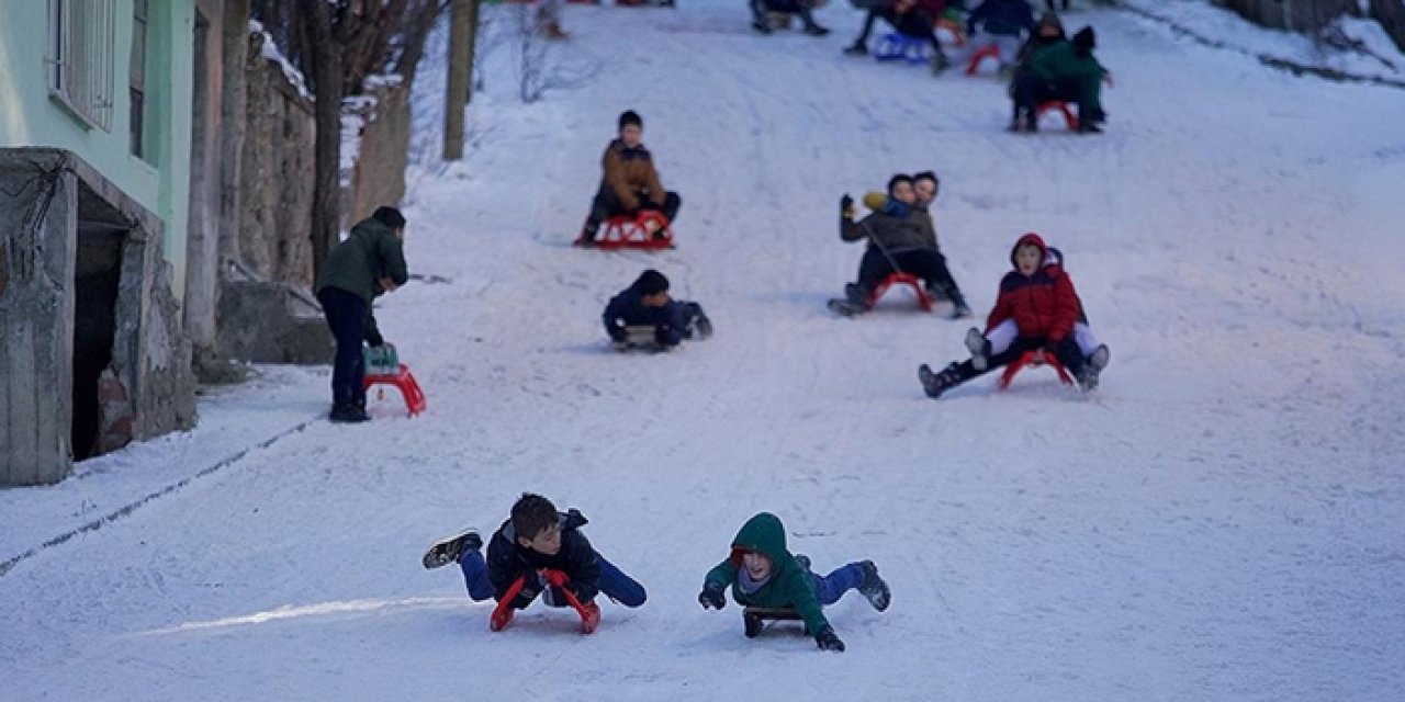 Samsun’da kar engeli! 6 ilçede eğitime ara verildi