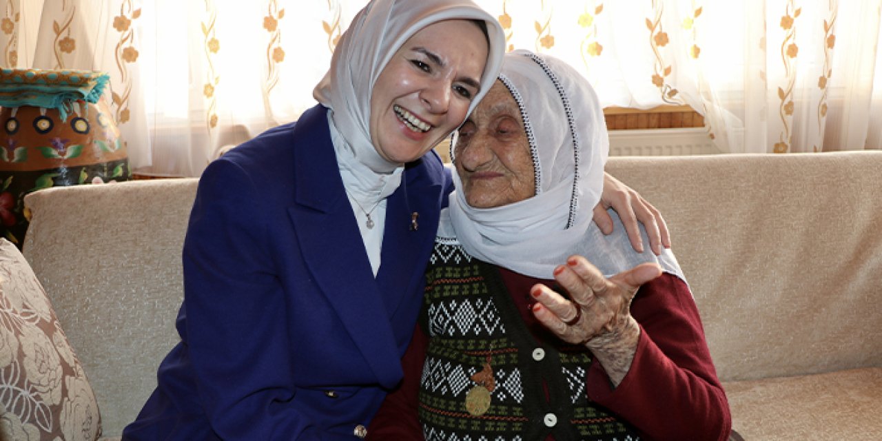 Bakan Göktaş, 113 yaşındaki Güllü Nene’yi ziyaret etti: "Dualı yaşıyorum, hastalık bilmem!"