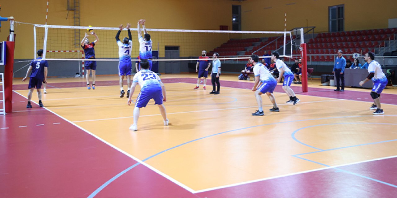 Trabzon’da Valilik Kupası heyecanı! Kamu kurumları voleybol turnuvasında buluştu