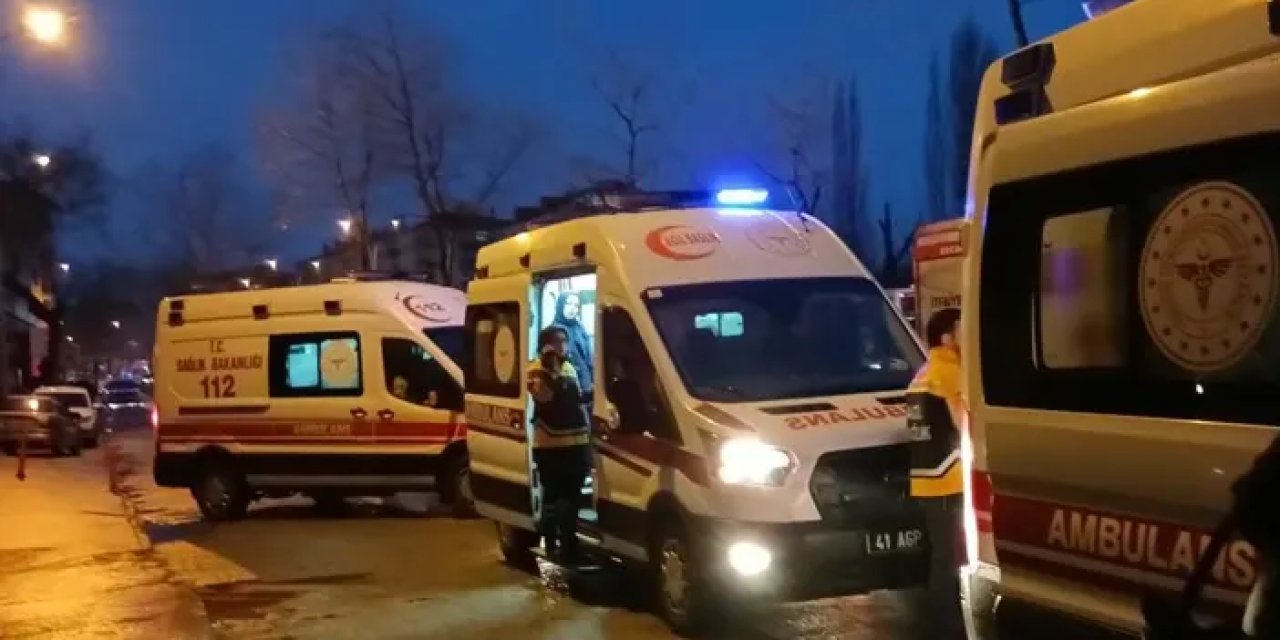 Kocaeli'de 5 araçlı feci kaza! 10 yaralı var