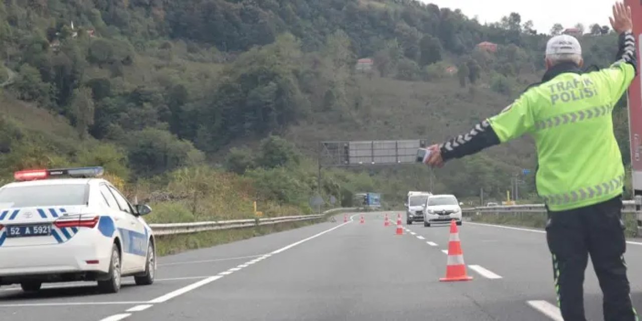 Ordu’da trafik denetimlerinde 12 bin araç kontrol edildi: 2 bin 400 sürücüye ceza