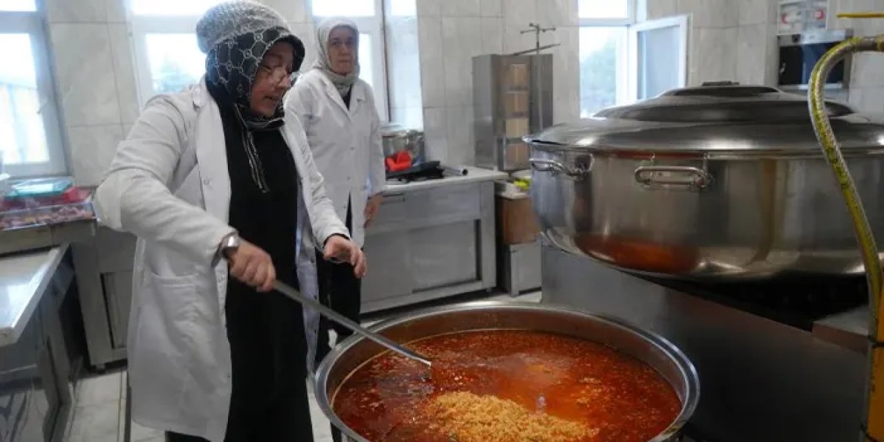 Samsun’daki lisede 300 öğrenciye her gün ücretsiz yemek!