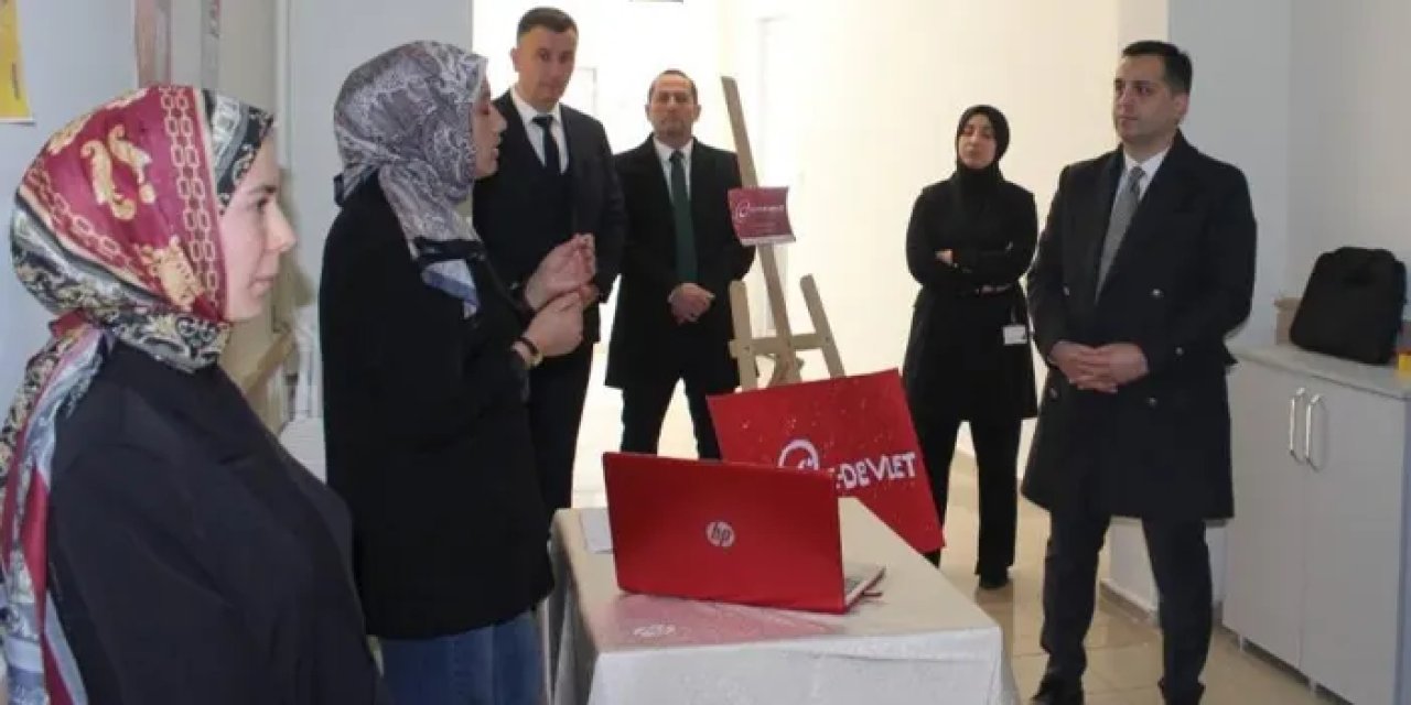 Bayburt’ta öğrencilerden mobil uygulama tanıtımı!