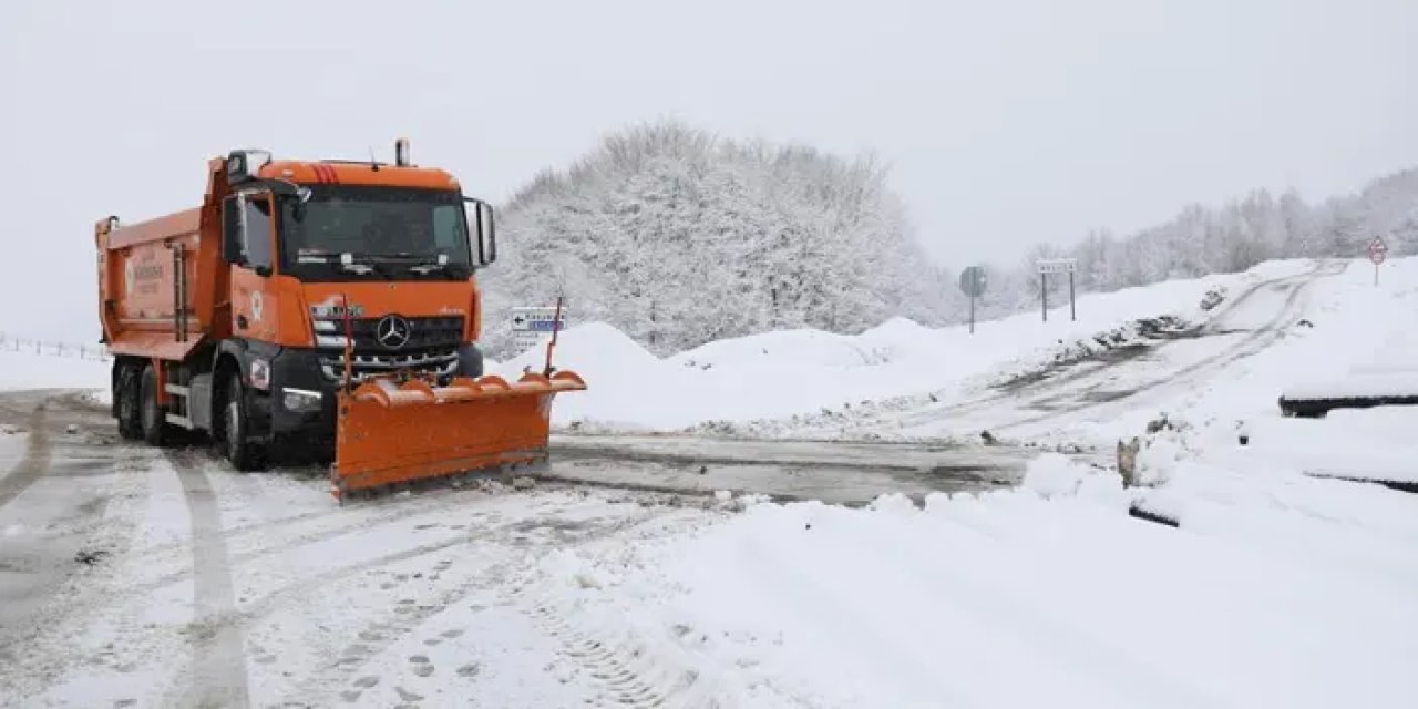 Samsun’un 17 ilçesinde kar mücadelesi! “Sahada olmayı sürdüreceğiz”