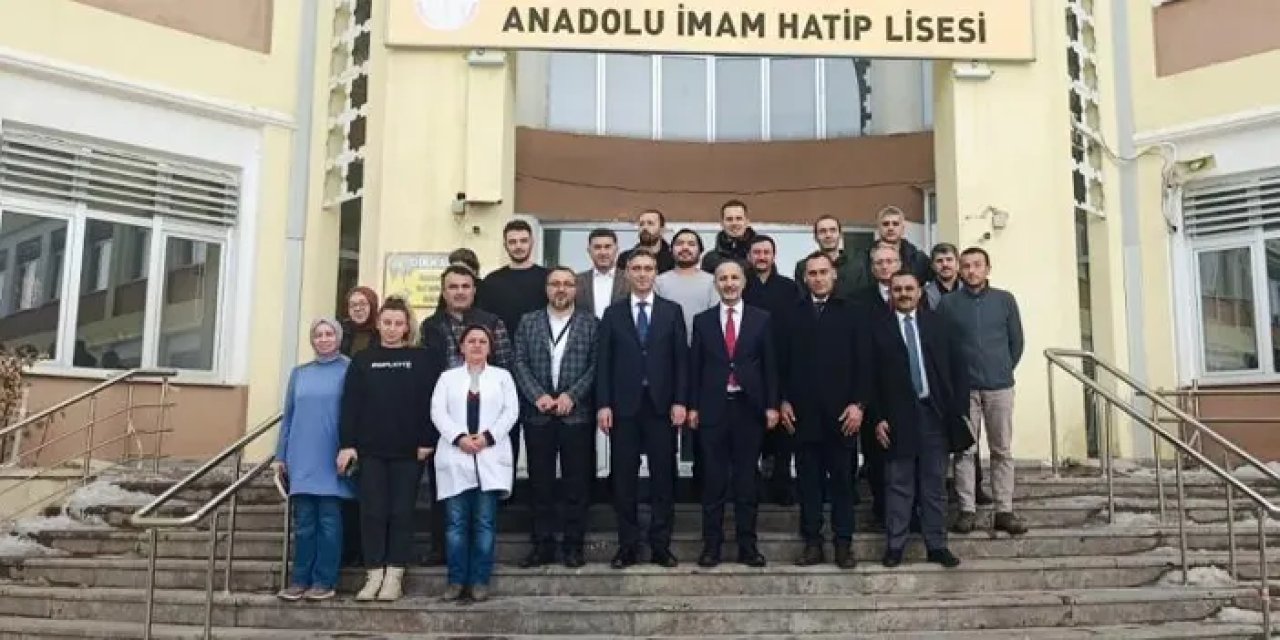 Bayburt’ta Özkan'dan Bayburt Anadolu İmam Hatip Lisesine ziyaret