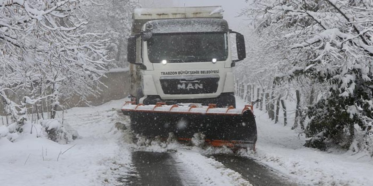 Kar Karadeniz’i esir aldı: 1537 yerleşim yerinin yolu kapandı