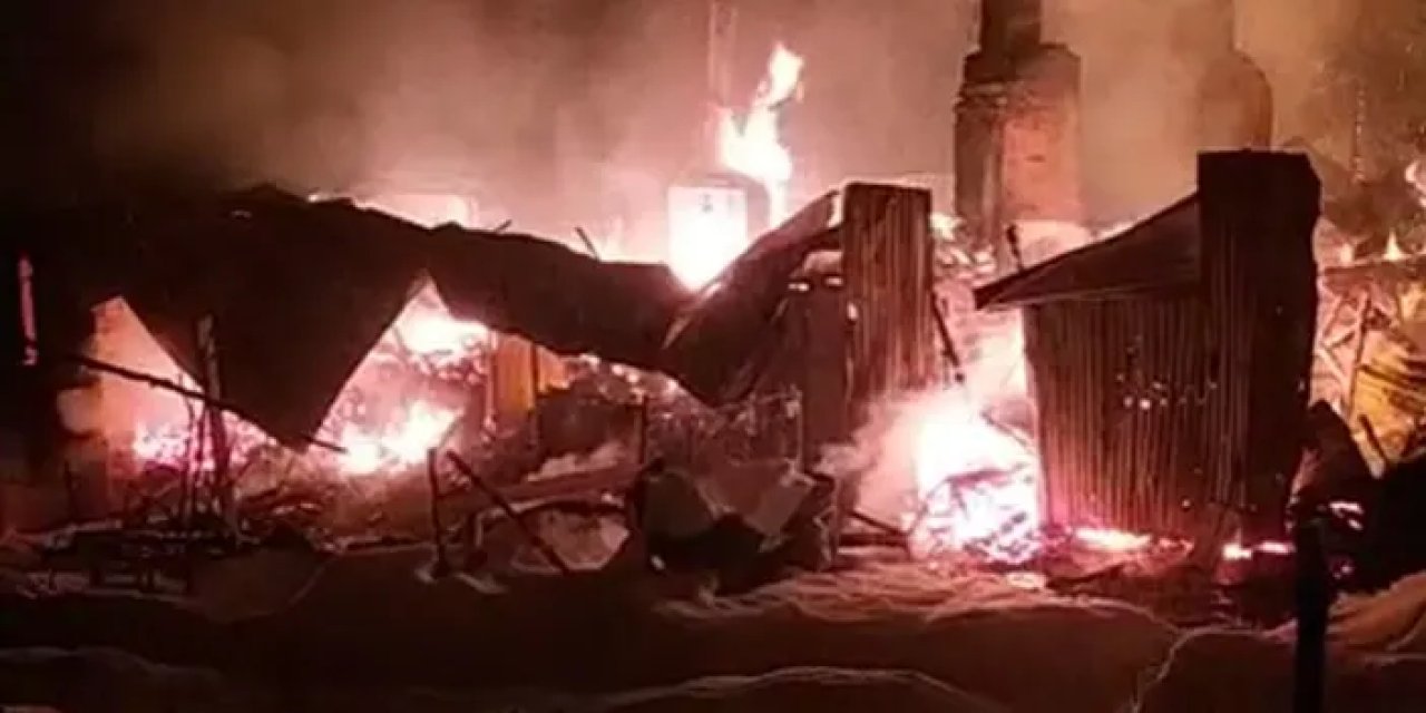 Trabzon'da ahşap ev alev alev yandı!
