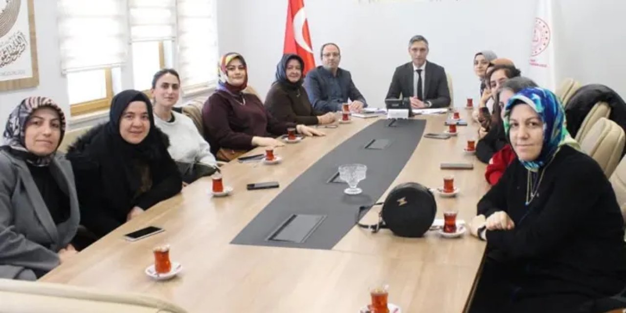 Bayburt İl Milli Eğitim Müdürü Kahraman öğretmenlerle bir araya geldi