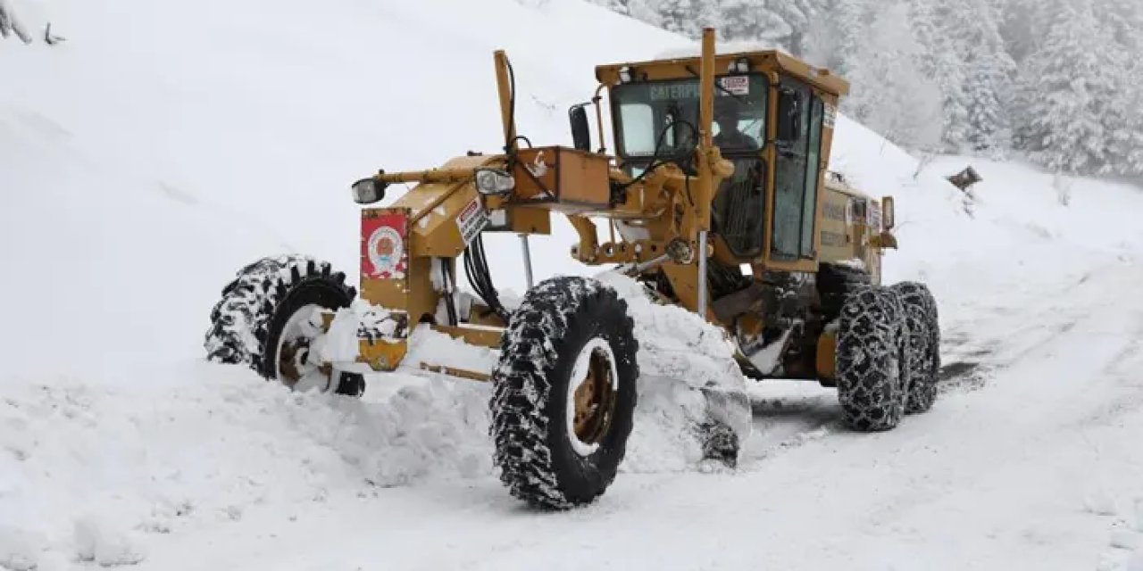 Samsun’da kar fırtınası ile mücadele ediliyor