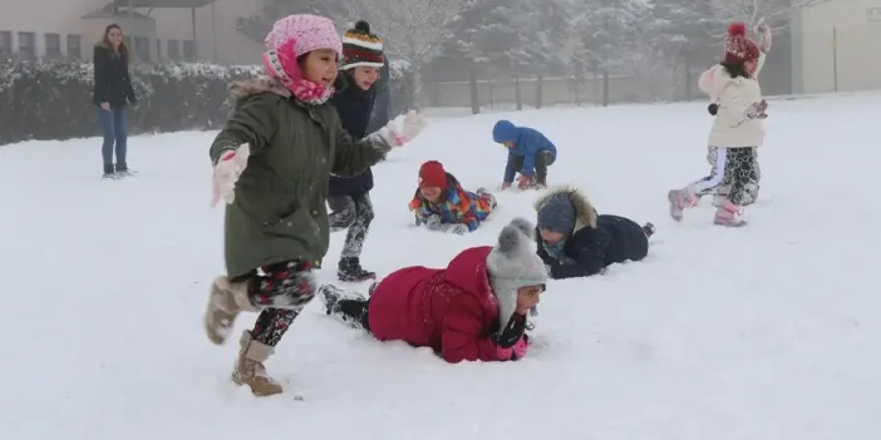 Kastamonu'da yarın okullar tatil mi? 26 Şubat Çarşamba okul var mı? Valilik açıklama son dakika