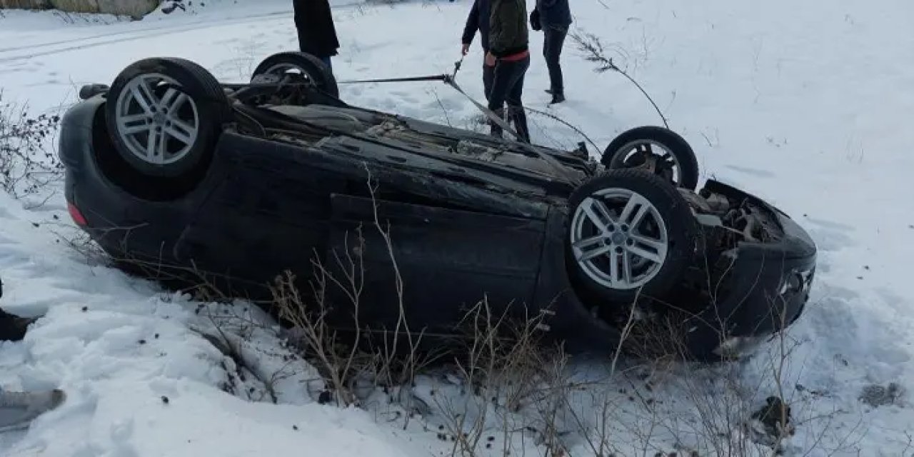 Samsun’da buzdan kayan otomobil ters döndü