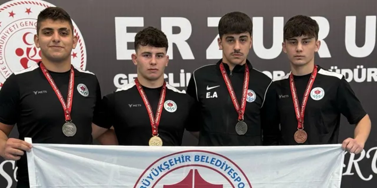 Trabzon Büyükşehir güreşçilerinden 4 madalya!