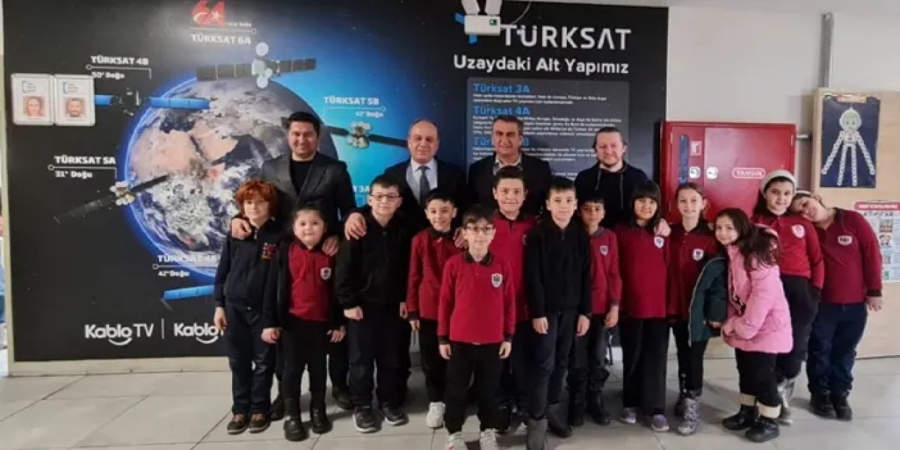 Samsun’da TÜRKSAT öğrencilere hediye dağıttı