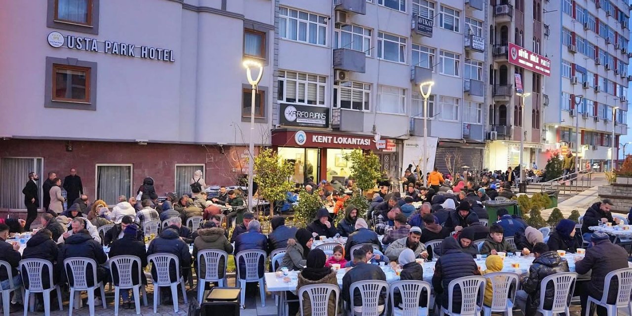 Trabzon’da ücretsiz iftar masaları tartışması "Kaldırılması İçin Baskı Yapılıyor"
