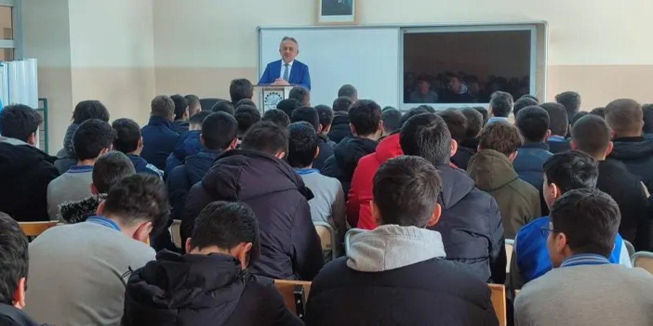 Bayburt’ta lise öğrencilerine yönelik söyleşi