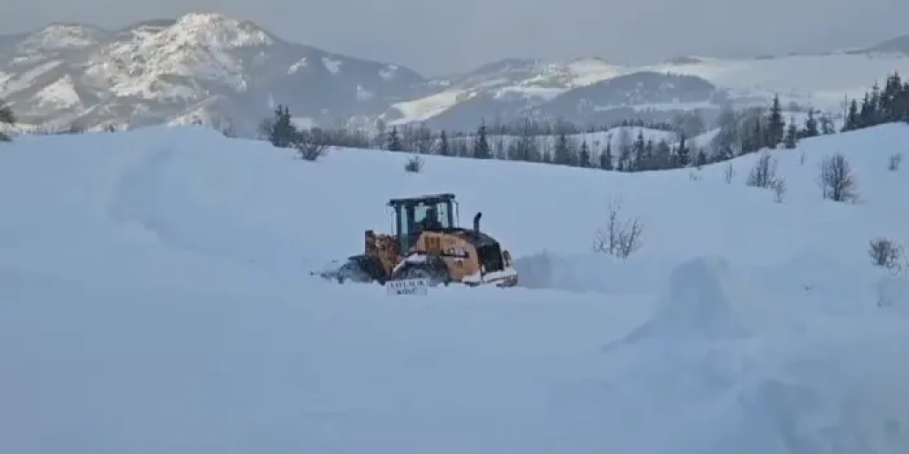 Artvin’de kar engeli! 24 köy yolu kapandı, çalışmalar sürüyor