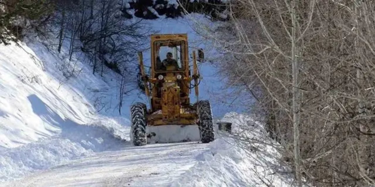 Doğu Karadeniz’de kar engeli! 147 köy yolu ulaşıma kapandı