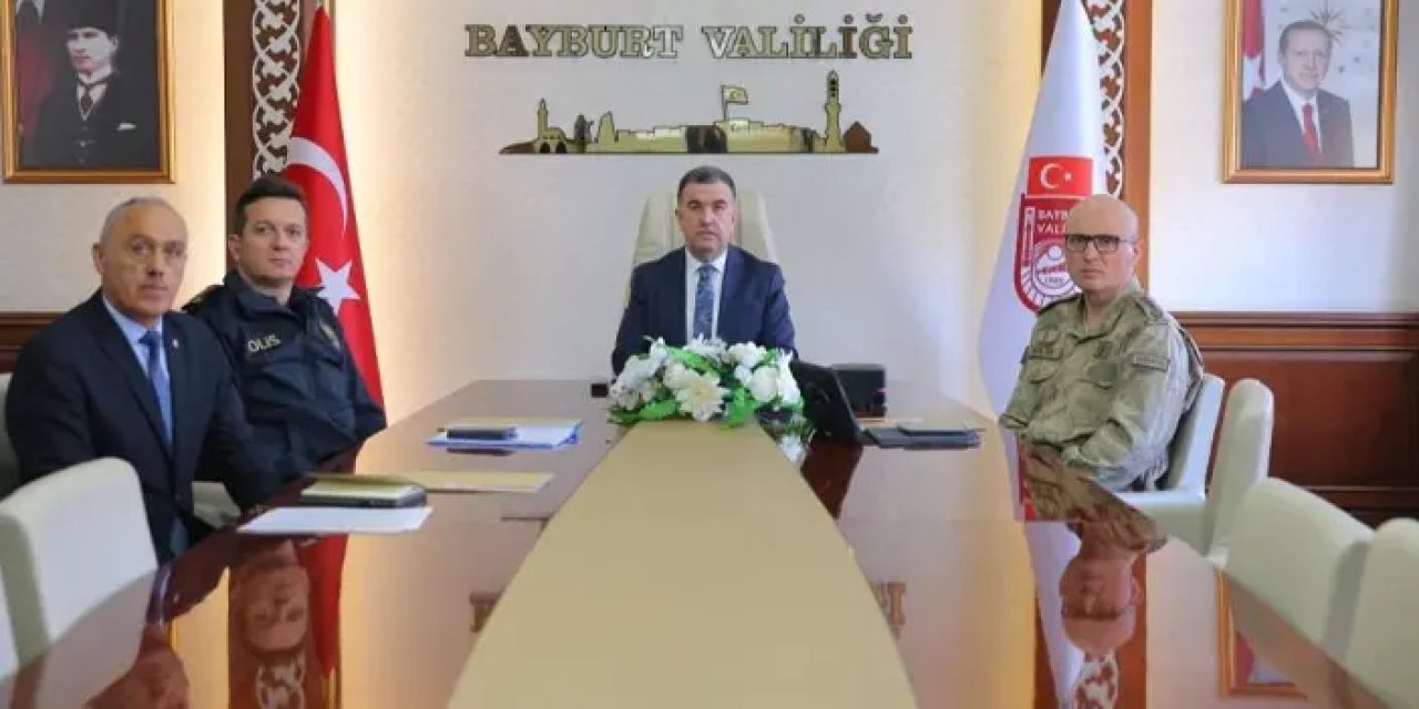 Bayburt Valisi Eldivan 2025 Aile Yılı toplantısına katıldı!