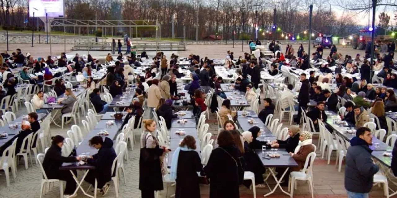 Samsun OMÜ’de binlerce öğrenci iftarda buluştu!
