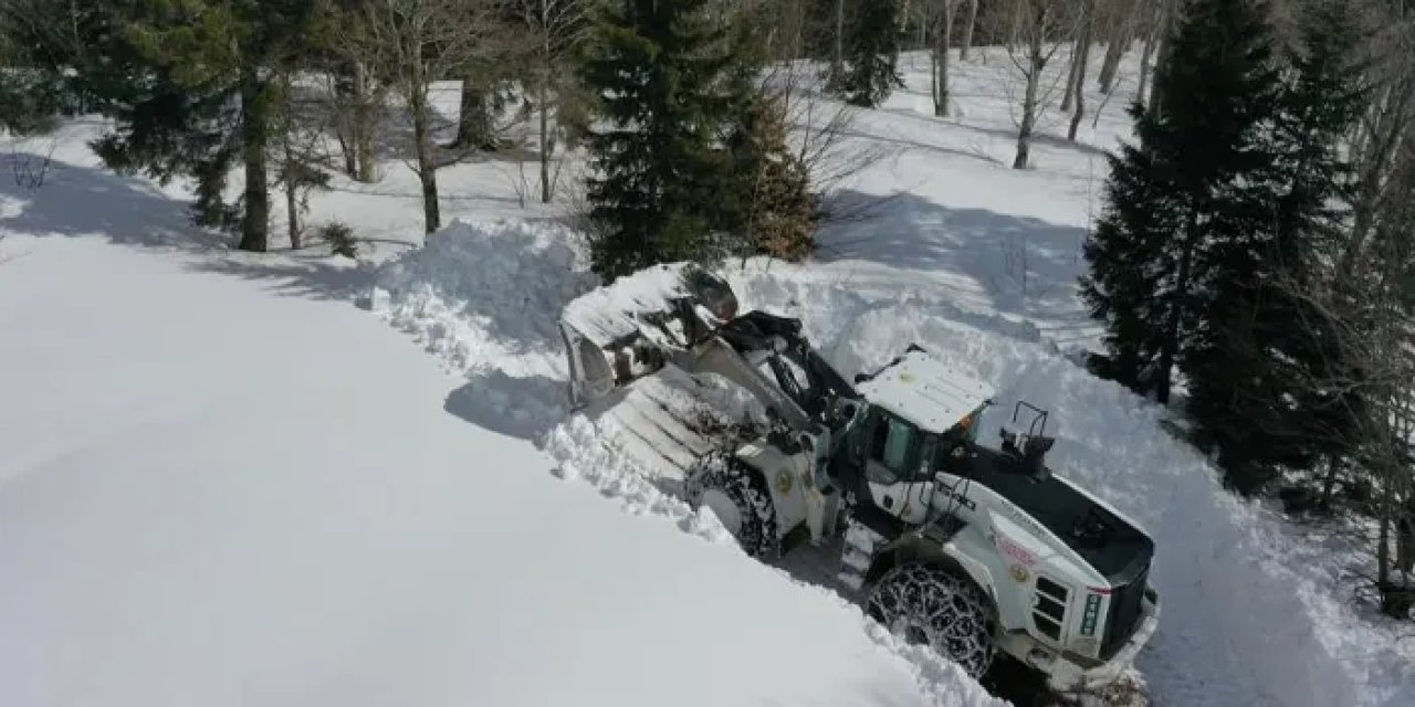 Artvin’de köylerde yol açma çalışması devam ediyor!