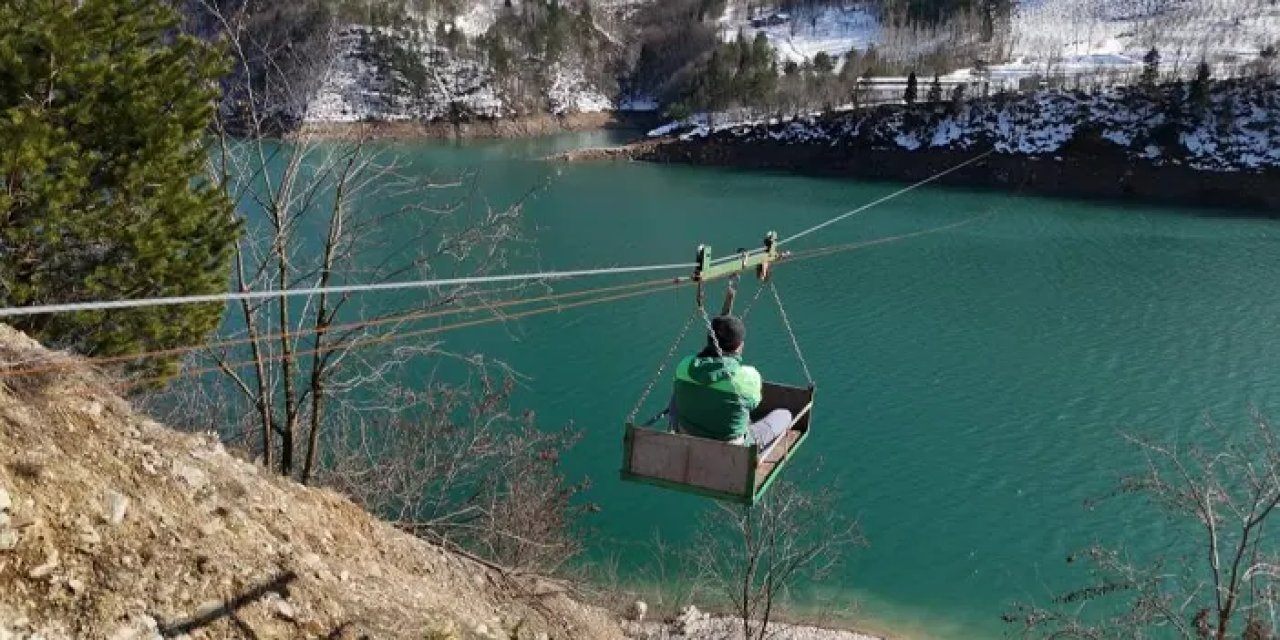 Artvin’de mandıra yoluna teleferikli çözüm!