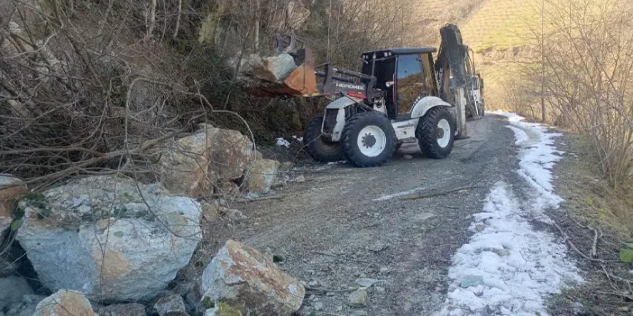 Ordu’da eriyen karlar heyelanlara yol açtı!